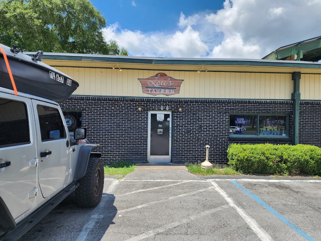Lou's Tavern